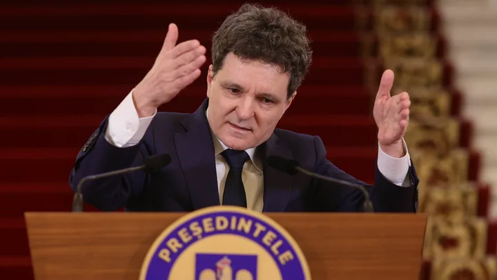 Nicușor Dan discută despre formarea unui nou Guvern în contextul politic actual.