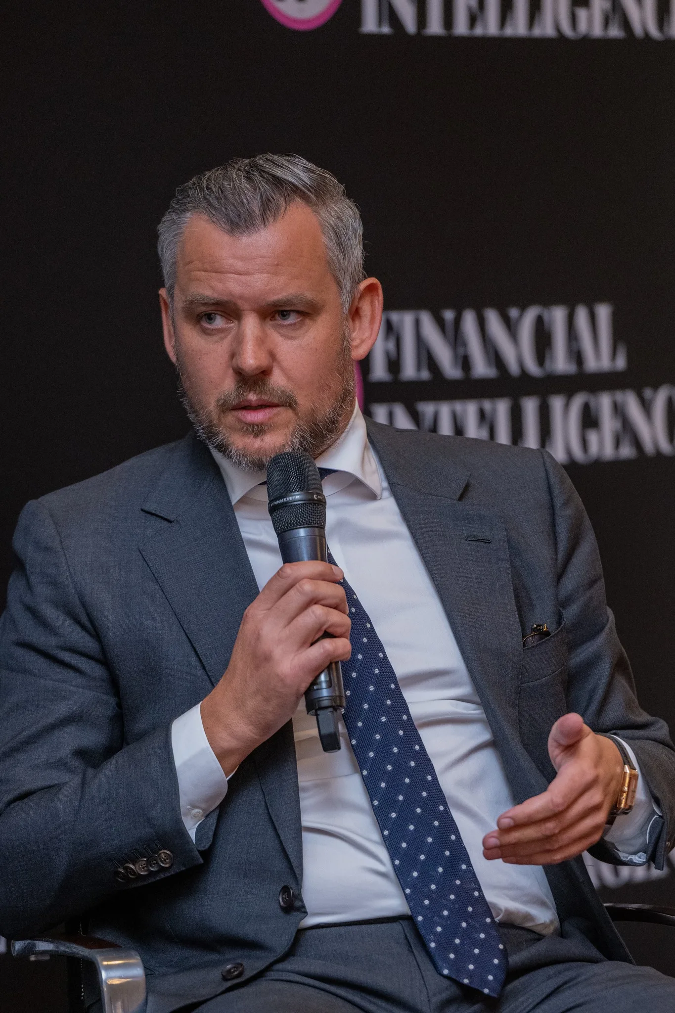 Senatorul UDMR discută despre revizuirea taxelor locale și presiunea fiscală.