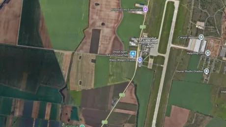 Terenul destinat dezvoltării parcului industrial lângă aeroportul din Oradea.