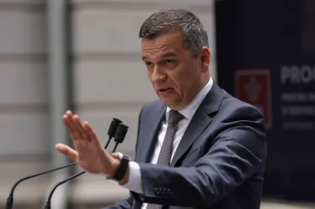 Sorin Grindeanu discutând despre moțiunea de cenzură.
