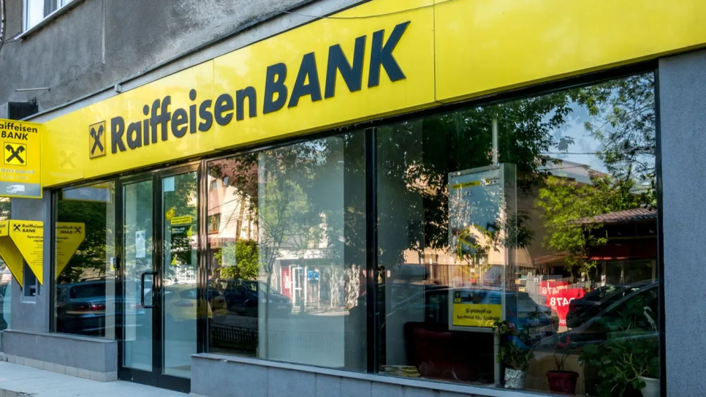 Raiffeisen Bank va avea agenții închise pe 1 mai 2026, cu excepția celor din centre comerciale.