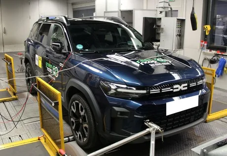 Dacia Bigster supusă testelor de emisii pentru evaluarea impactului ecologic.