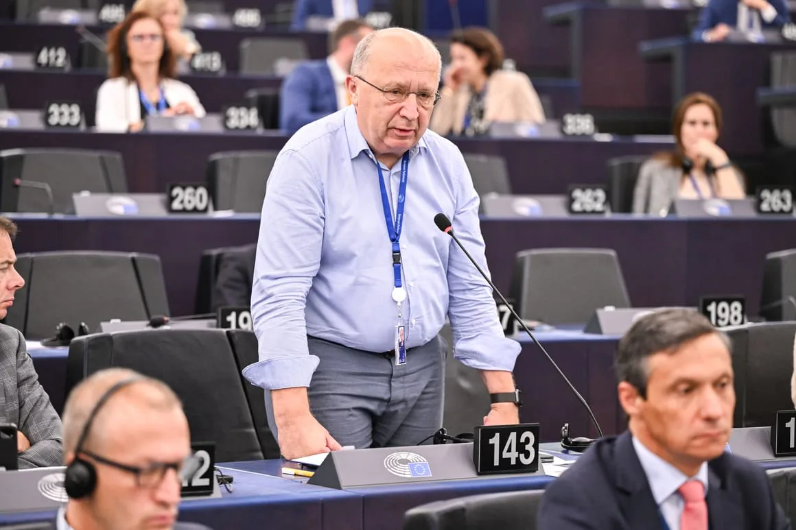 Discuții despre producția de rachete și nevoile Ucrainei în cadrul unei întâlniri oficiale.