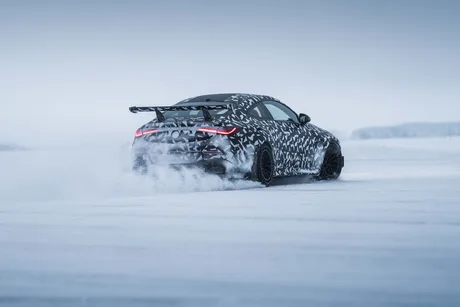 Prototip Mercedes-AMG V8 testat în condiții extreme de iarnă în Suedia.