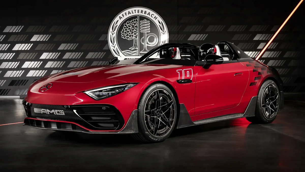 Modelul AMG Pure-Speed, un vehicul radical fără acoperiș.