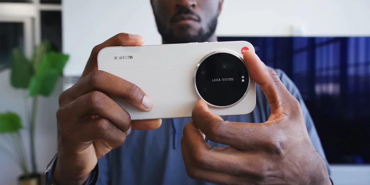 Xiaomi 17 Ultra Leica Edition cu un design elegant și cameră avansată.