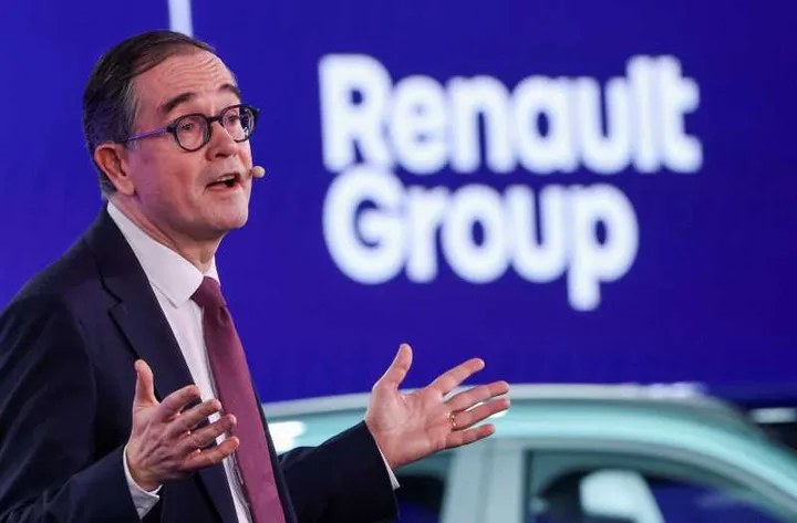 François Provost discutând despre rezultatele financiare ale Renault.