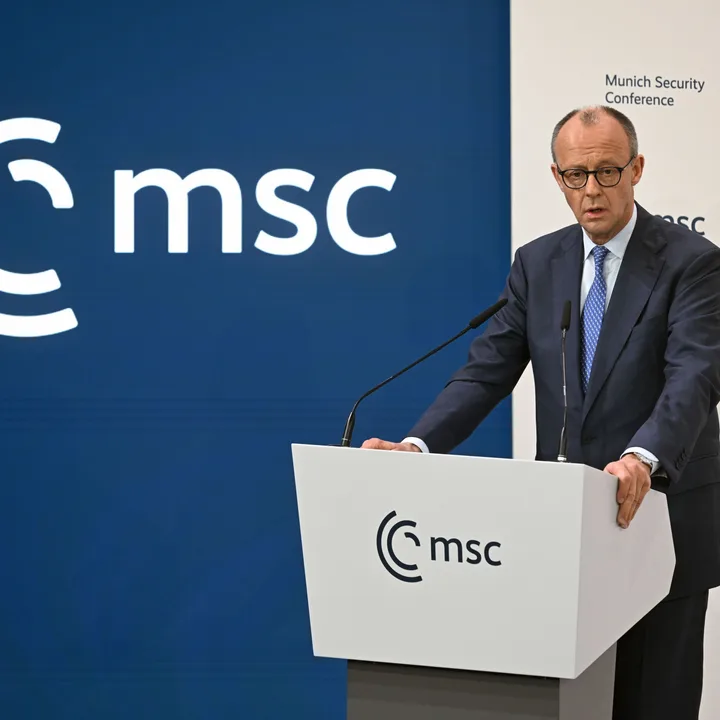 Friedrich Merz discutând despre securitatea europeană la München.