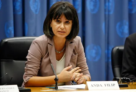 Anda Filip, noul secretar general al Uniunii Interparlamentare, la o conferință internațională.