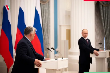 Viktor Orbán la o conferință de presă, discutând despre alegerile din Ungaria.