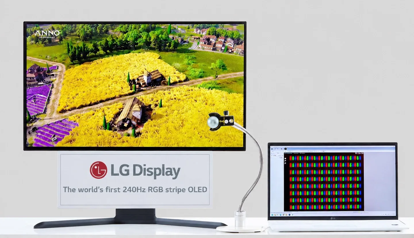 Panou OLED de 27 inci cu subpixeli RGB și frecvență de 240Hz.