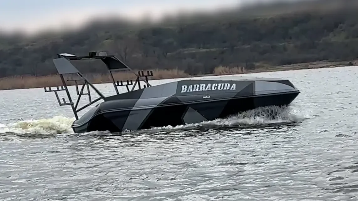 Drone navale moderne testează noi strategii de apărare în Marea Neagră.