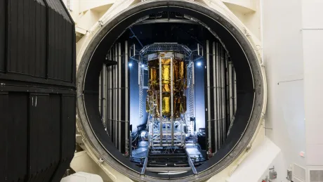 Modulul lunar Endurance în camera de vid a NASA pentru teste avansate.