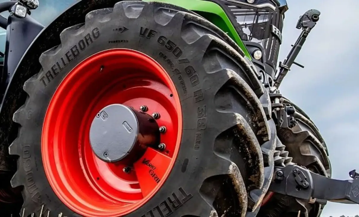 Detaliu al roții tractorului Fendt, adaptat pentru hidrogen.