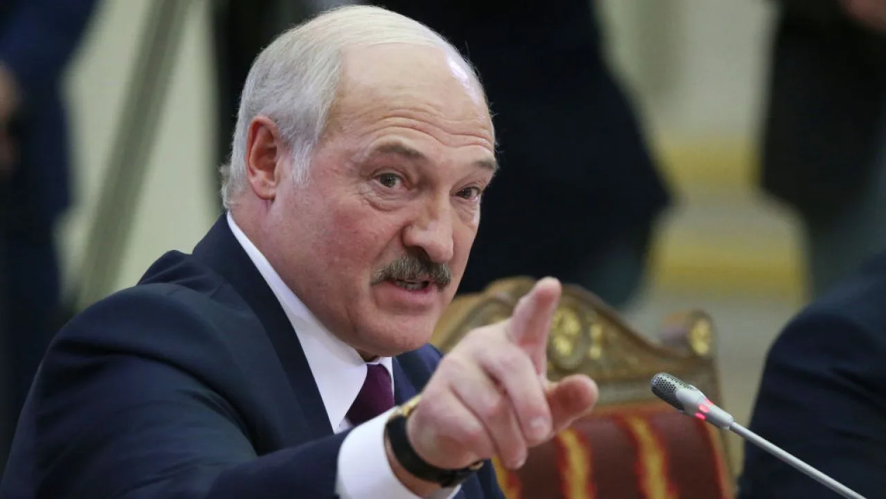 Aleksandr Lukașenko discută despre negocierile cu Rusia și rolul lui Macron.