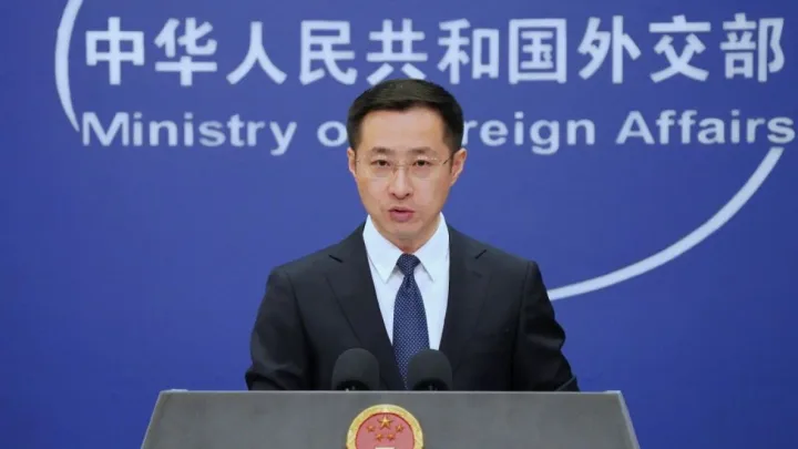 Reprezentant chinez discutând despre securitatea navigației în Strâmtoarea Ormuz.