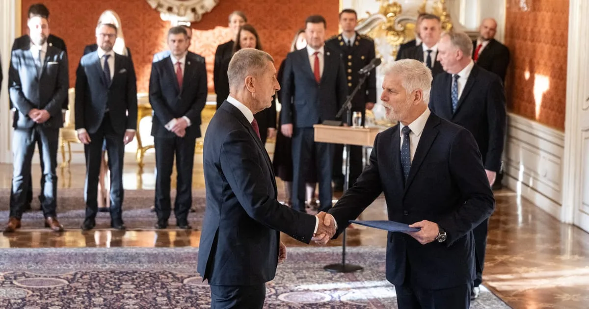 Președintele și premierul Cehiei în cadrul unei întâlniri oficiale tensionate.