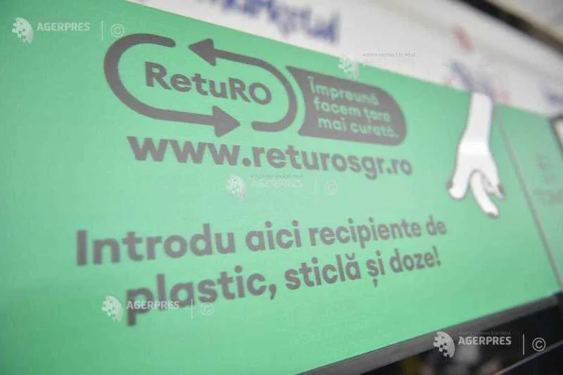 Panou informativ despre returnarea ambalajelor RetuRO.