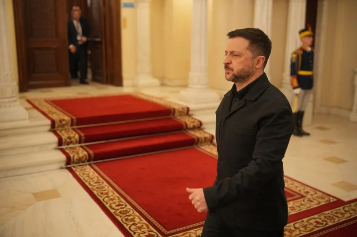 Zelenski discută despre apărarea Ucrainei în fața atacurilor rusești.
