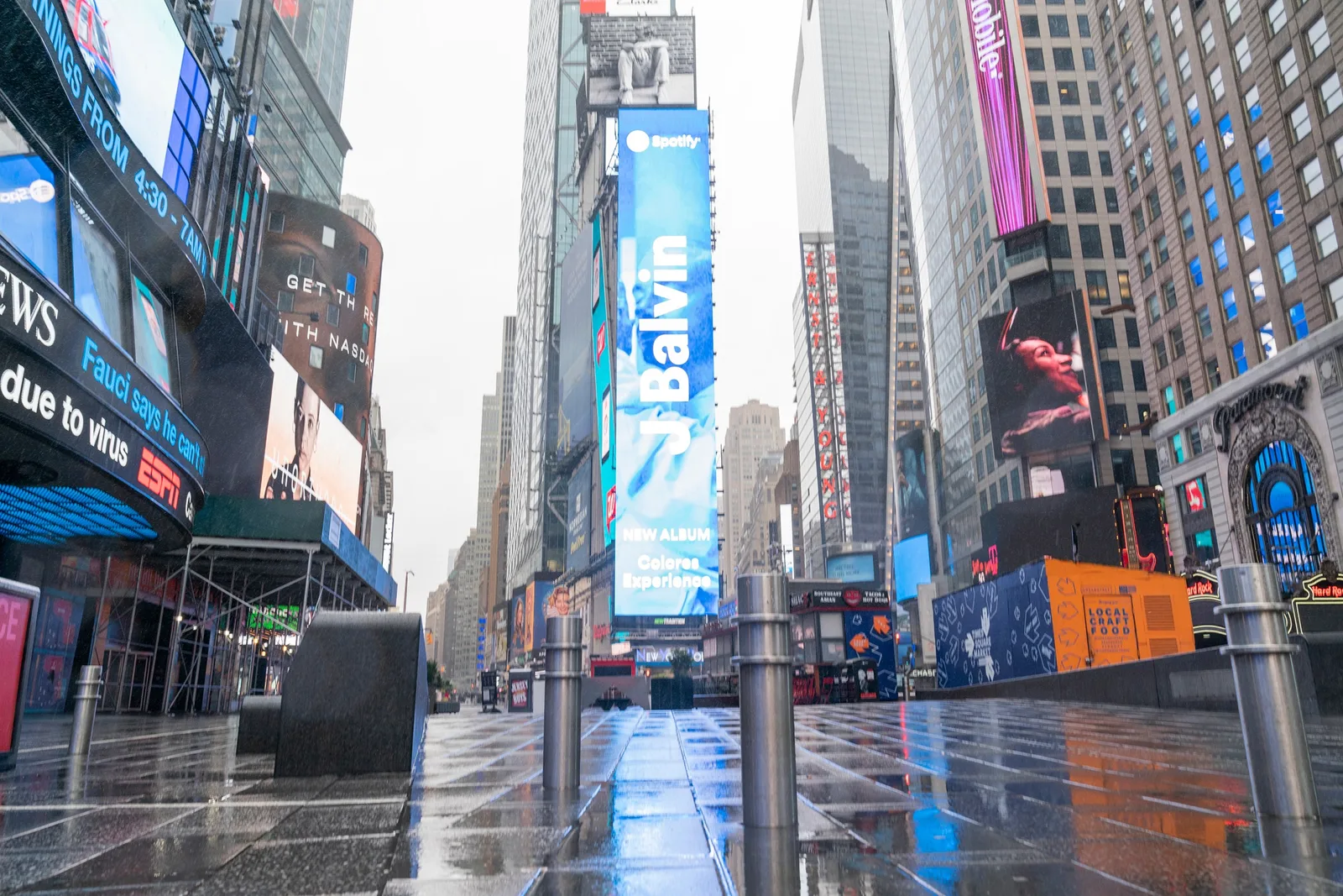 Străzile goale din Times Square, reflectând impactul economic al blocajului bugetar.