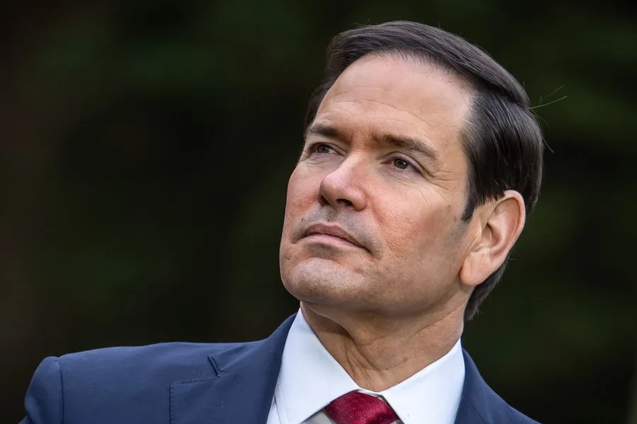 Marco Rubio, secretar de stat, reflectând asupra situației internaționale complexe.