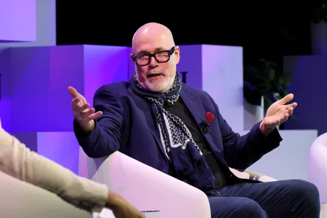 Mark Surman discutând despre inițiativa Mozilla în domeniul inteligenței artificiale.