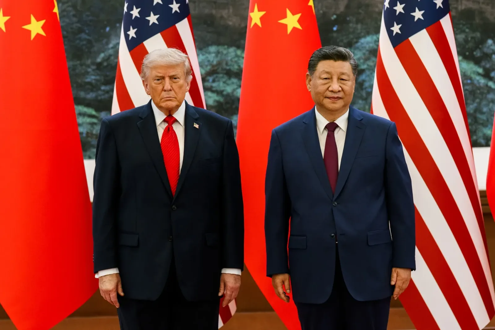 Donald Trump și Xi Jinping la o întâlnire oficială în Beijing.