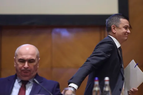Reuniune a liderilor partidelor politice pentru semnarea acordului salarial.
