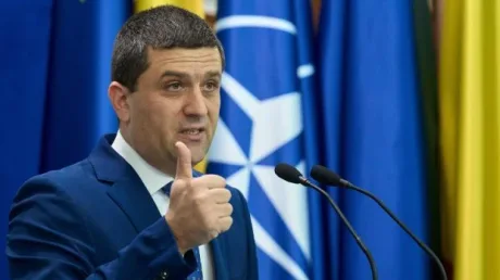 Ministrul Apărării discutând despre securitatea la granița cu Ucraina.