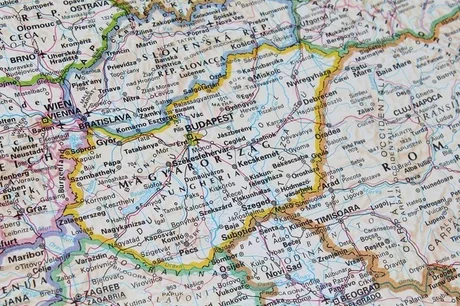 Hartă detaliată a Ungariei, evidențiind orașele și regiunile importante.