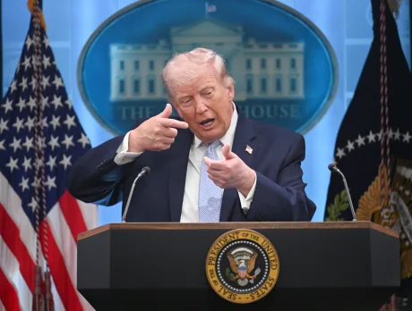 Donald Trump discută despre situația din Iran și impactul asupra prețului petrolului.