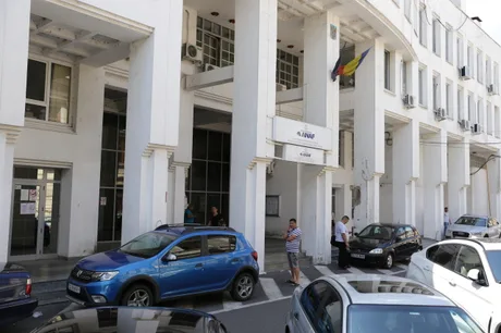 Clădirea ANAF din București, unde se gestionează restanțele fiscale ale firmelor.