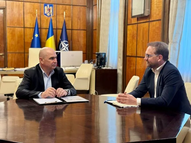 Ilie Bolojan discută despre colaborarea PNL și USR în contextul politic actual.
