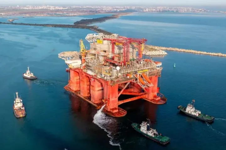Platforma de producție în Marea Neagră, pregătită pentru exploatarea gazelor.