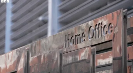 Investigarea unei industrii ilegale de azil în Marea Britanie.