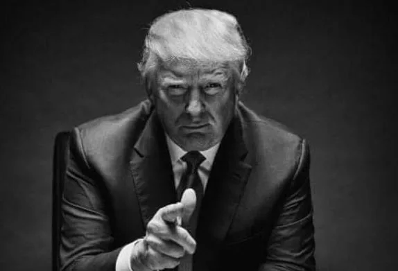 Donald Trump exprimând presiuni asupra Iranului în contextul blocadei.