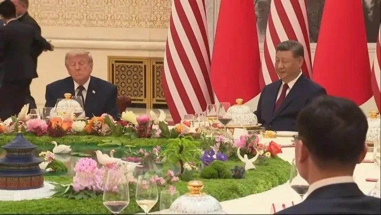 Trump și Xi Jinping la o întâlnire simbolică, fără detalii concrete despre acorduri comerciale.