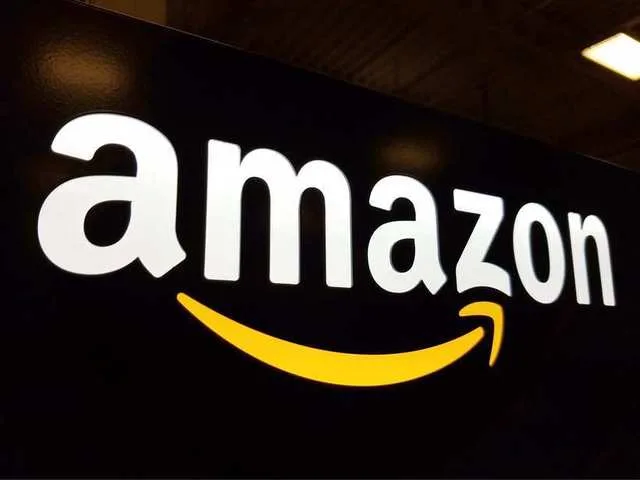 Logo-ul Amazon evidențiază inovația în inteligența artificială și creșterea veniturilor.