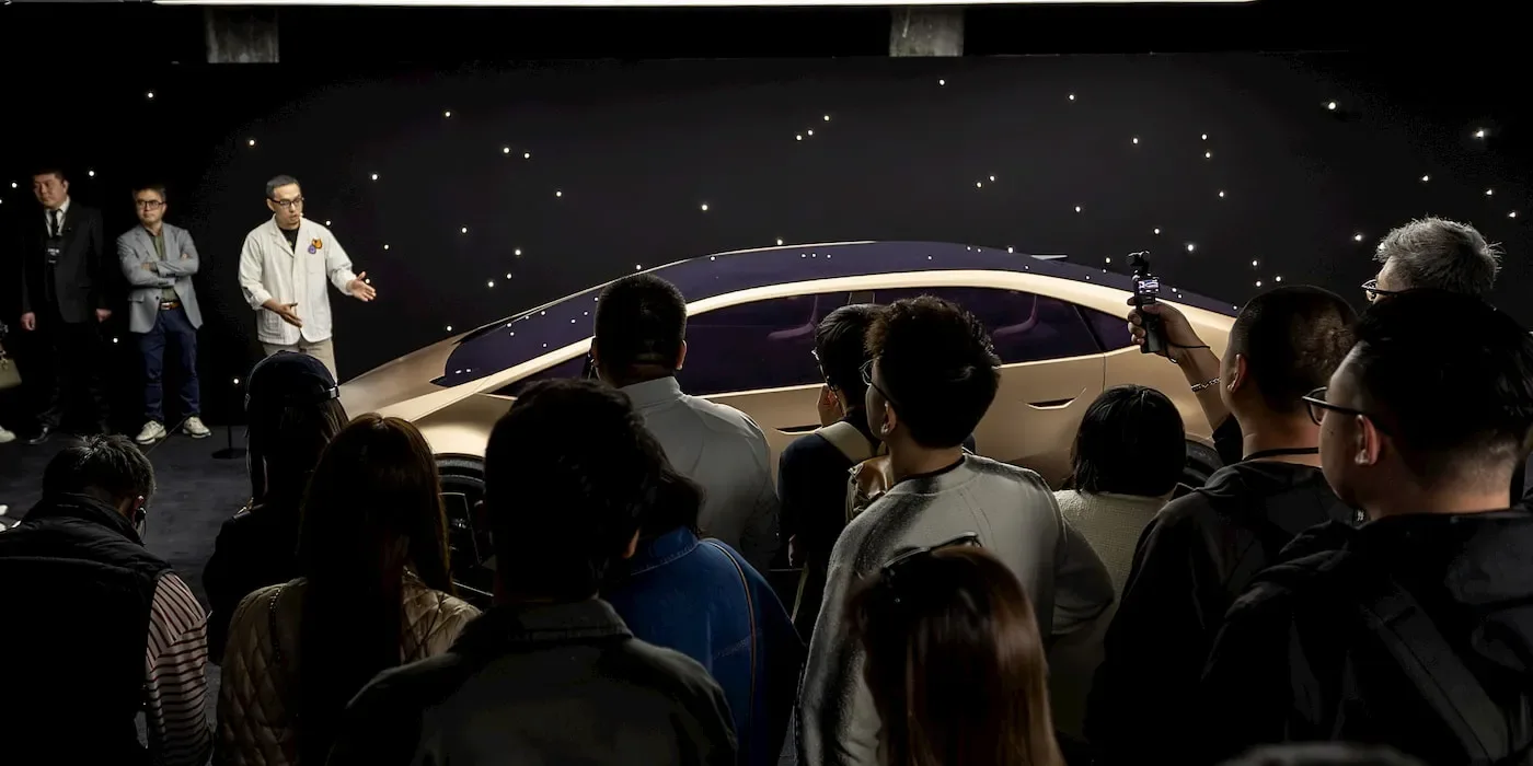 Prezentare a conceptului IONIQ Venus la Salonul Auto de la Beijing.