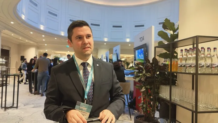 Expert BNR discutând despre automatizarea proceselor financiare.