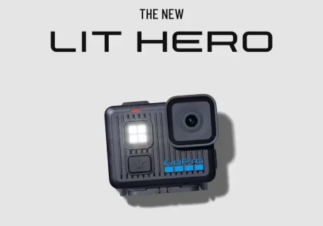 Camera GoPro cu design modern și funcții avansate pentru aventuri.