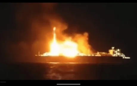 Incendiu pe un petrolier în Marea Mediterană, echipajul evacuat în siguranță.