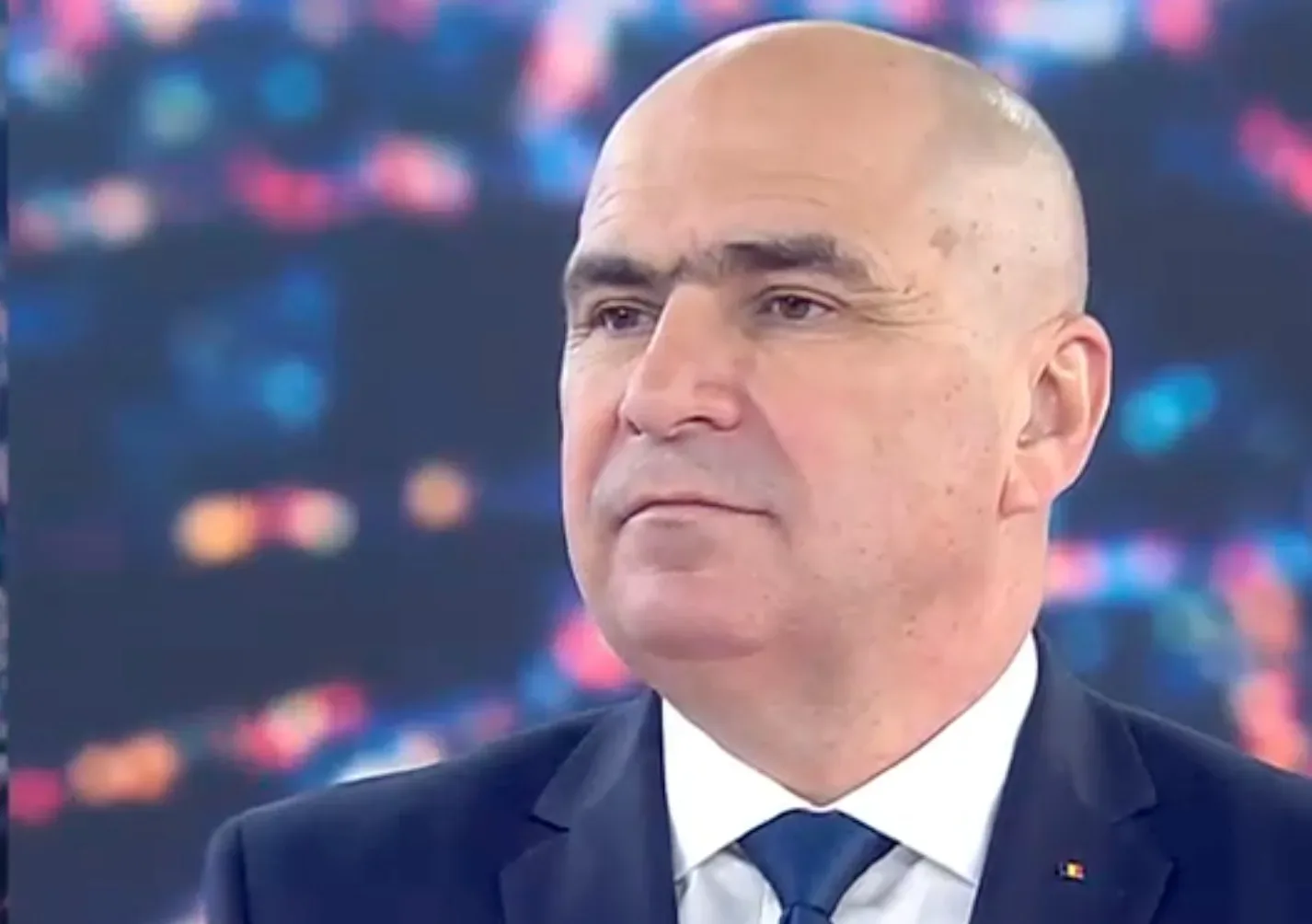 Ilie Bolojan discută despre deficitul bugetar și riscurile fiscale.