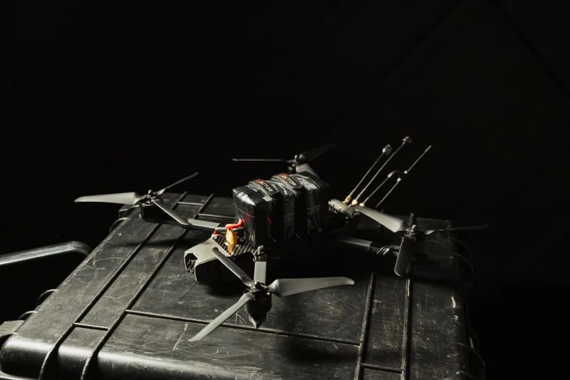 Dronă pliabilă Hammer F1, proiectată pentru misiuni militare de recunoaștere.