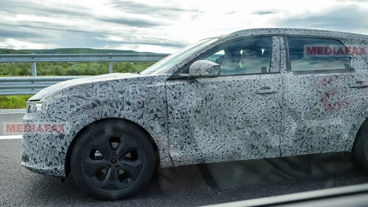Dacia testează pe șoselele din Argeș prototipurile noului SUV Striker - Modelul ar putea fi poziționat peste Duster, într-un stadiu avansat de dezvoltare