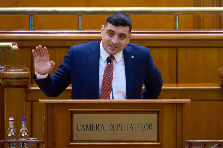 Ilie Bolojan discută despre moțiunile simple în Parlamentul României.