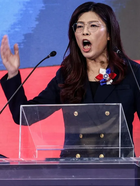 Cheng Li-wun susține un discurs pasionat la un eveniment politic.