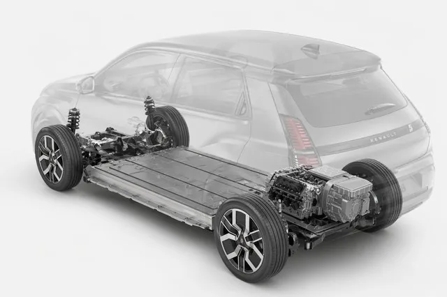 Unitate compactă hibridă pentru vehicule electrice, combinând motor termic și electric.