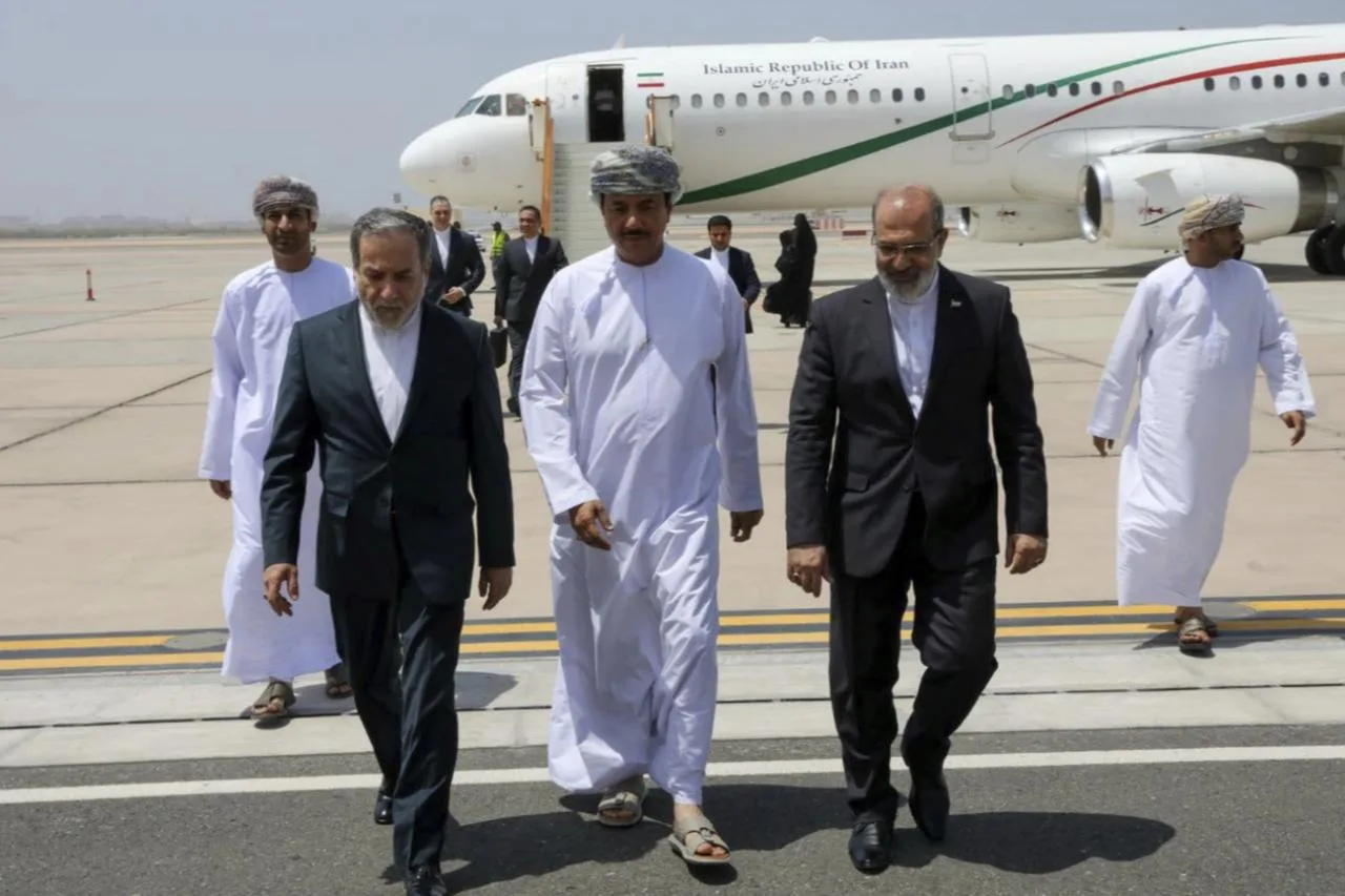 Oficiali iranieni și omanezi sosesc la Muscat pentru negocieri nucleare.