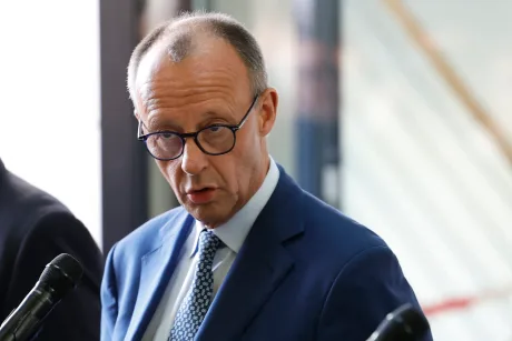 Friedrich Merz discutând despre relațiile cu Rusia și Fico.